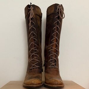 NWT Frye Villager Lace Up Boors Size 6